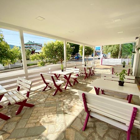 Family Hotel Haruni Ksamil Kültér fotó