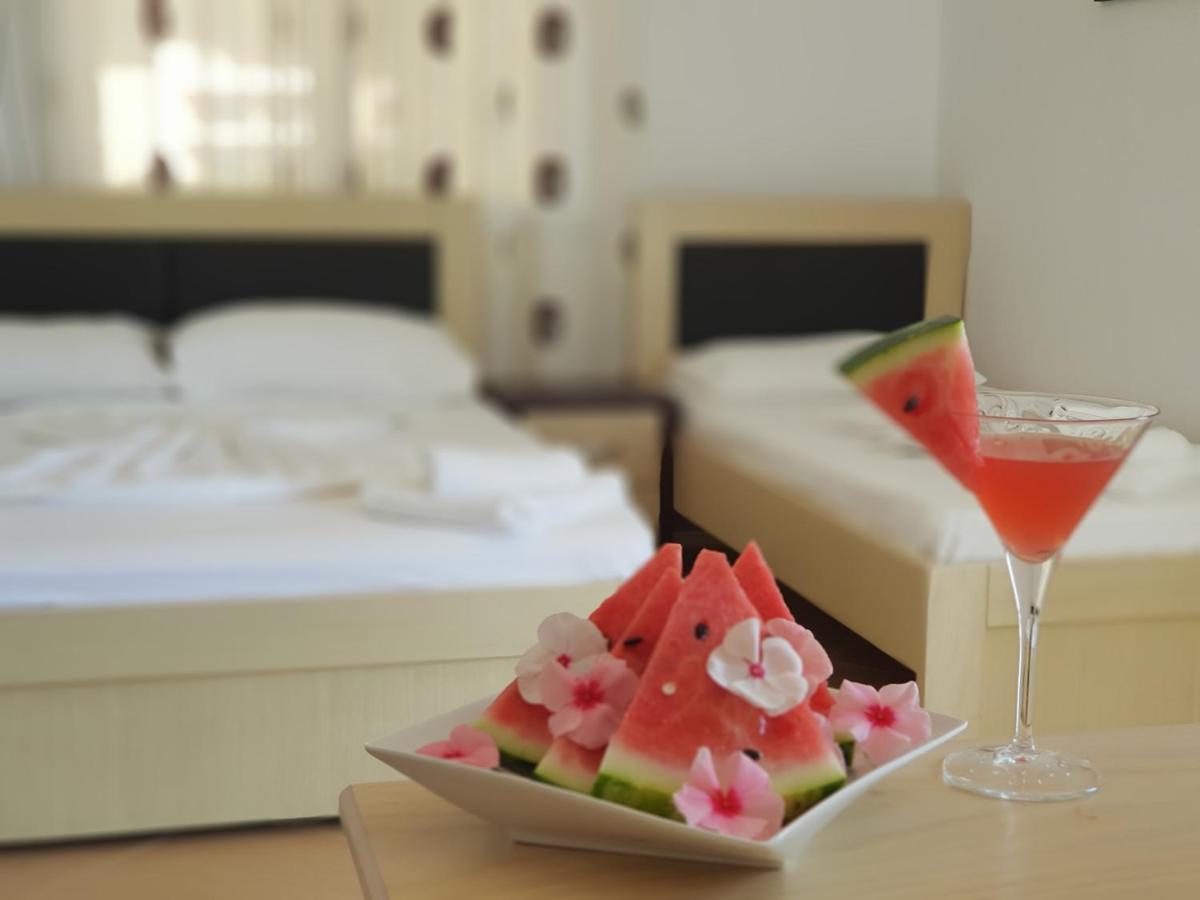 Family Hotel Haruni Ksamil Kültér fotó