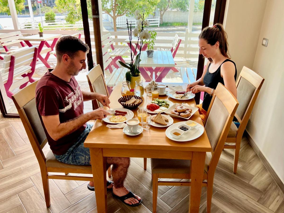 Family Hotel Haruni Ksamil Kültér fotó