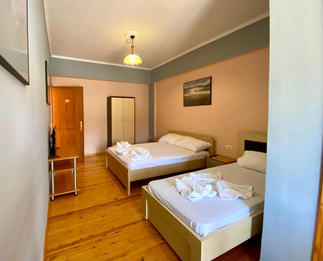 Family Hotel Haruni Ksamil Kültér fotó