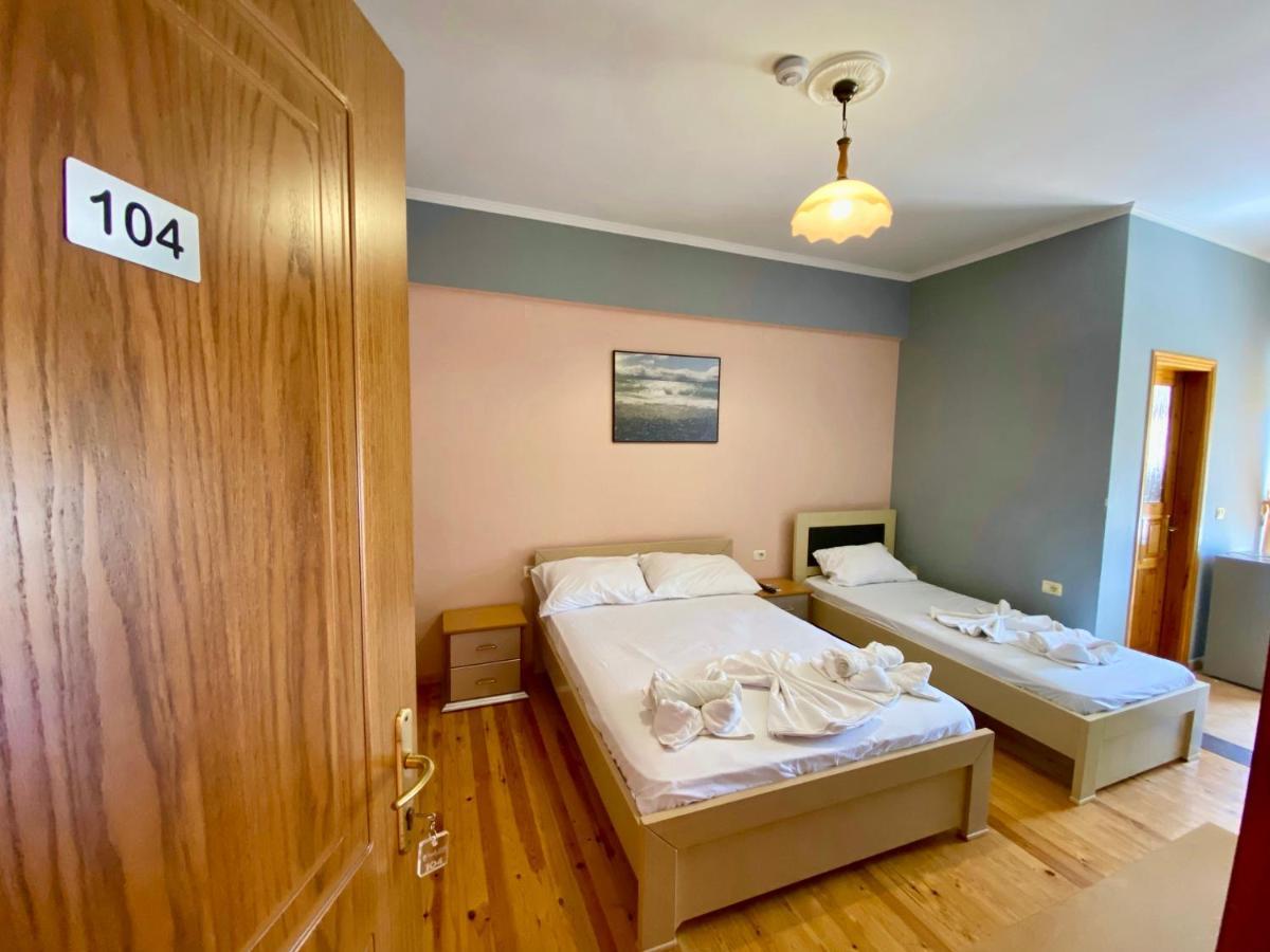 Family Hotel Haruni Ksamil Kültér fotó
