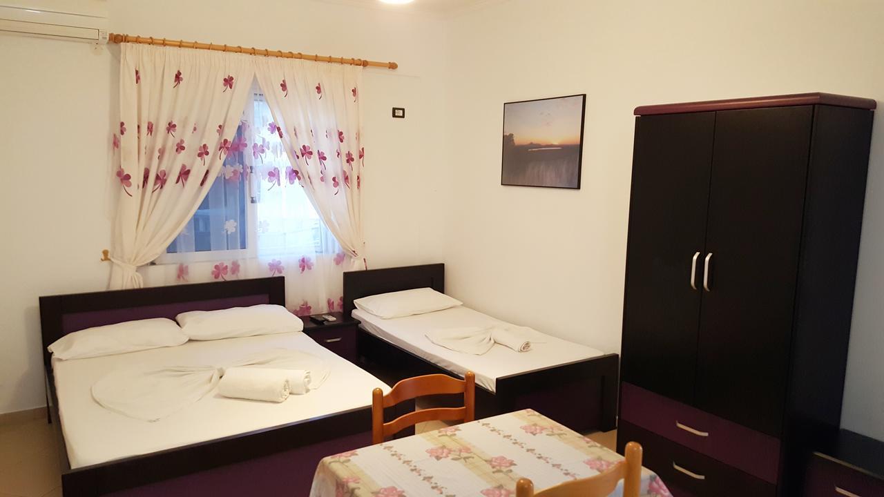 Family Hotel Haruni Ksamil Kültér fotó