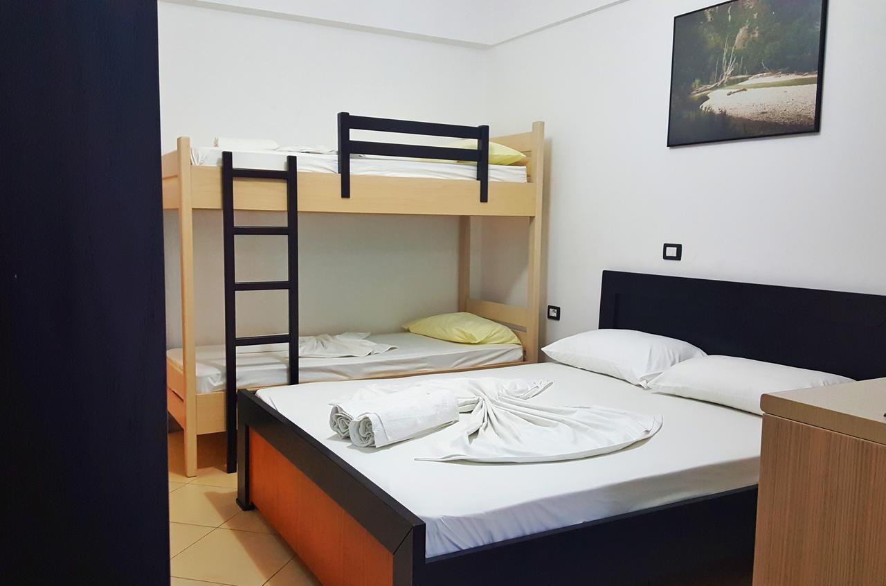 Family Hotel Haruni Ksamil Kültér fotó