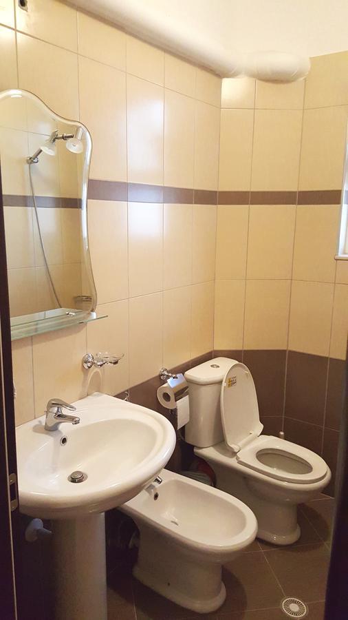 Family Hotel Haruni Ksamil Kültér fotó
