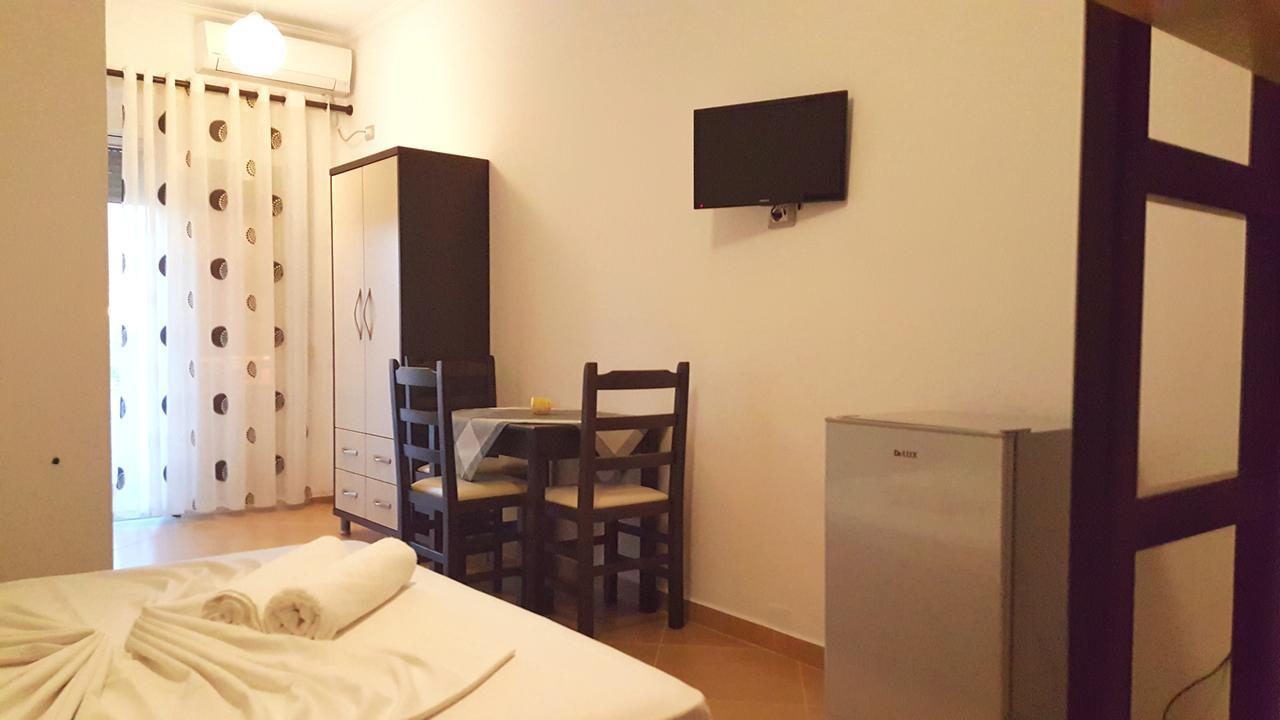 Family Hotel Haruni Ksamil Kültér fotó