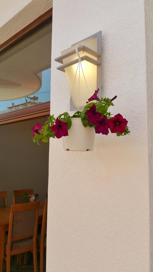 Family Hotel Haruni Ksamil Kültér fotó