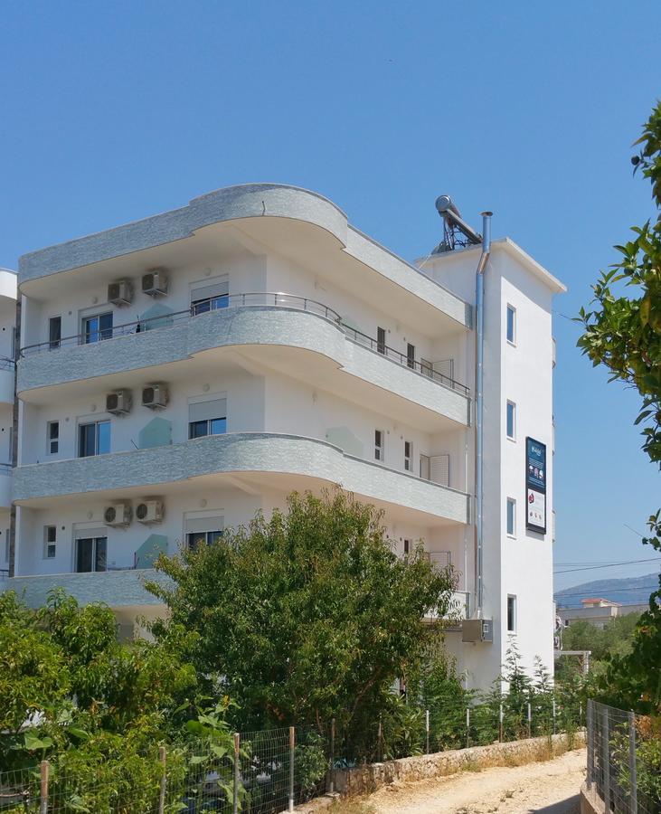 Family Hotel Haruni Ksamil Kültér fotó